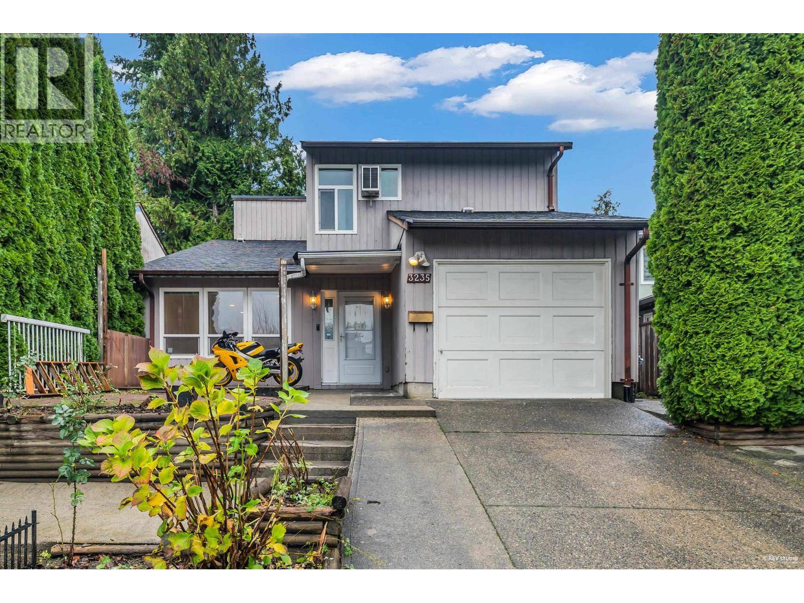 Coquitlam, BC V3E1G8,3235 DUNKIRK AVENUE