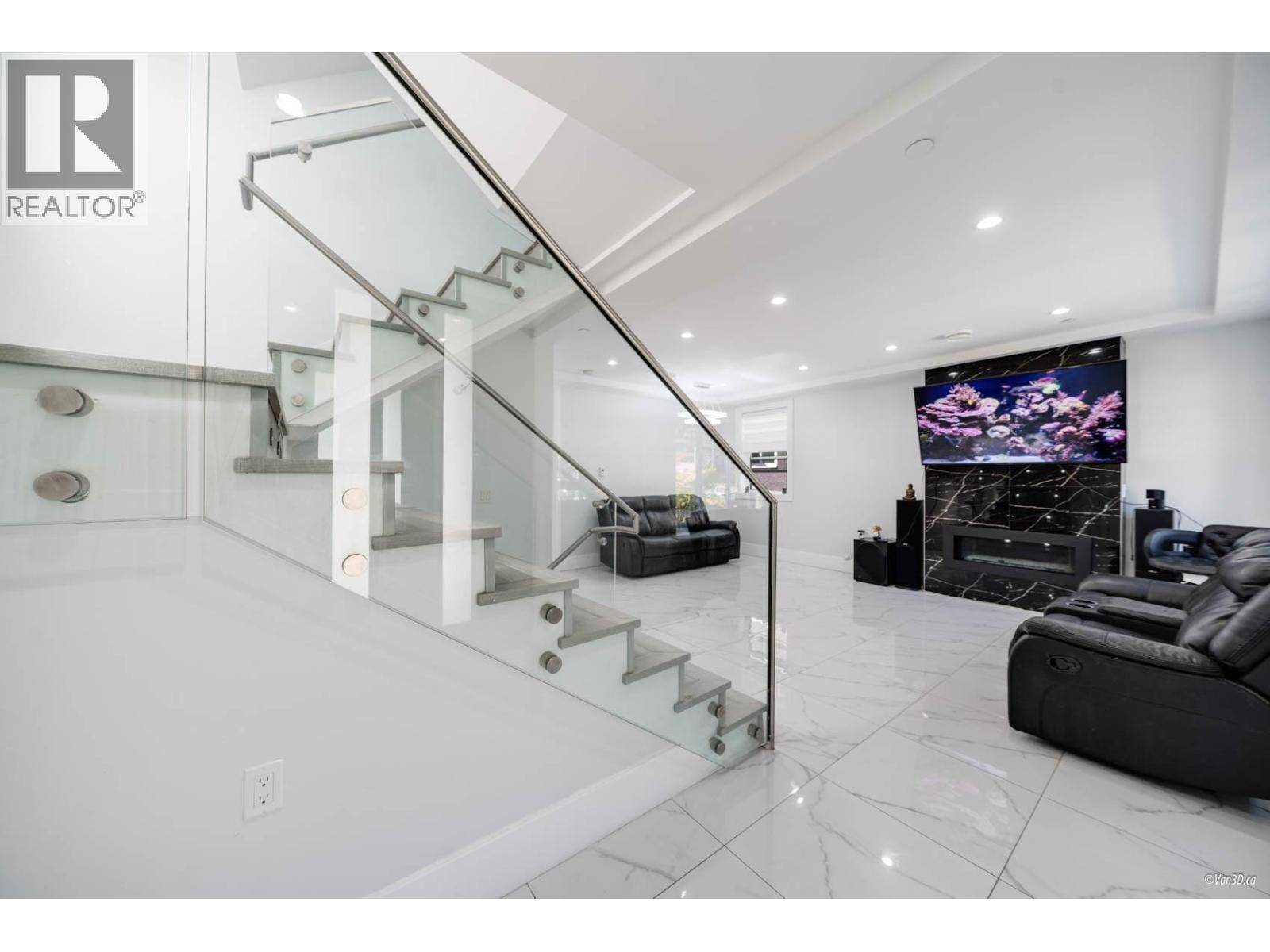 Vancouver, BC V5N3T8,4841 DUMFRIES STREET