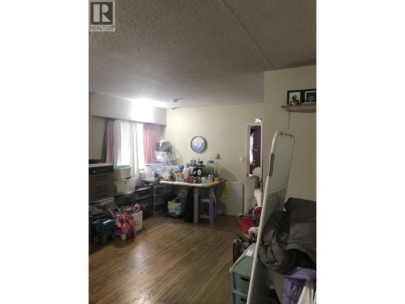 Vancouver, BC V5N5A1,4569 GLADSTONE STREET