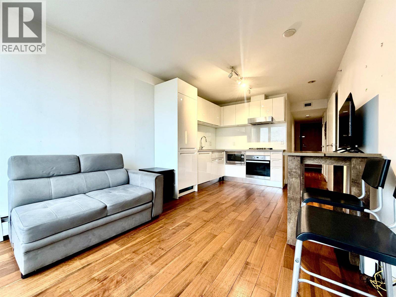 Vancouver, BC V6A0E3,188 KEEFER ST #1508