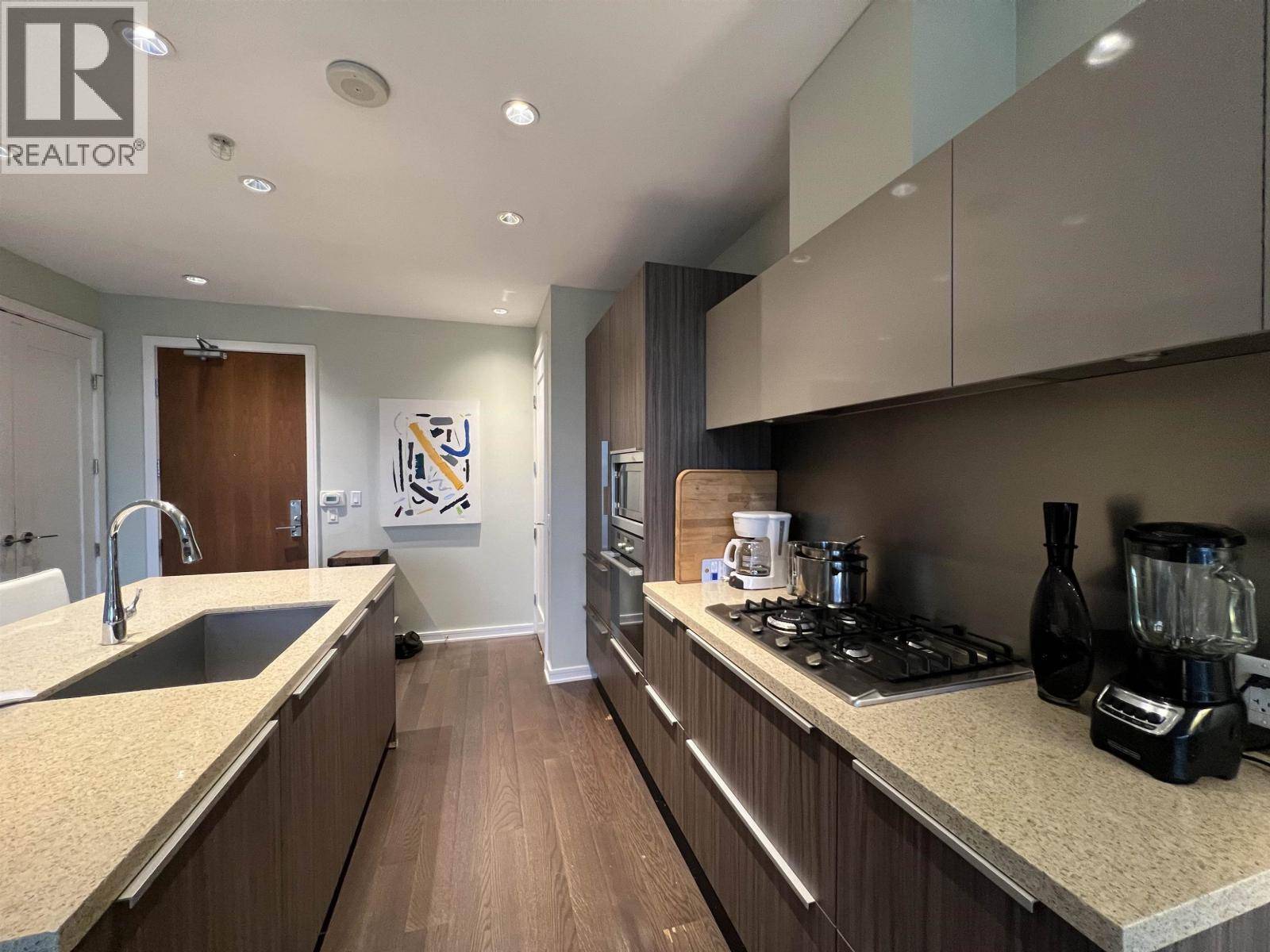 Vancouver, BC V5Y0B6,1618 COLUMBIA STREET