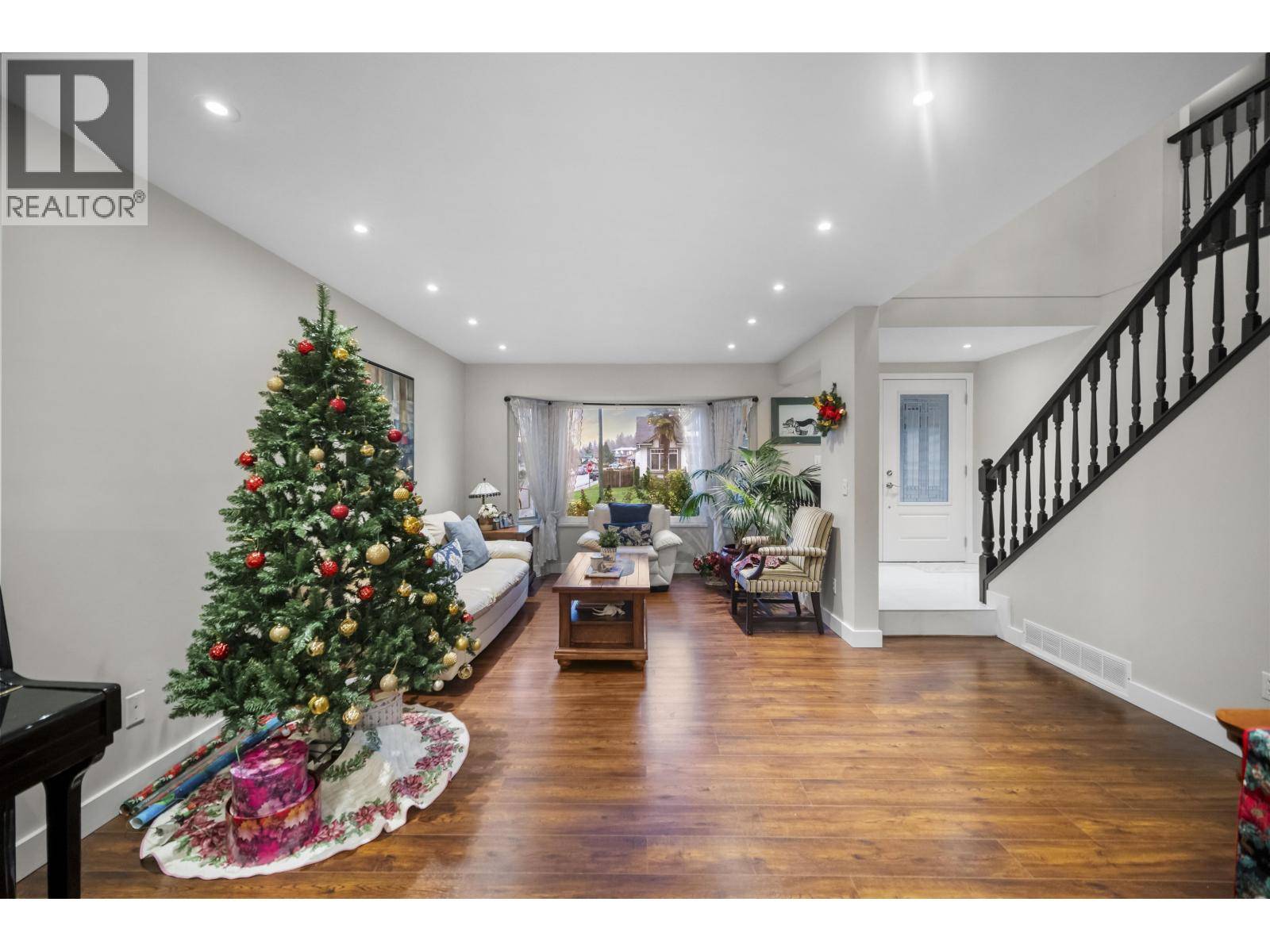 Coquitlam, BC V3K6R3,287 SANTIAGO STREET