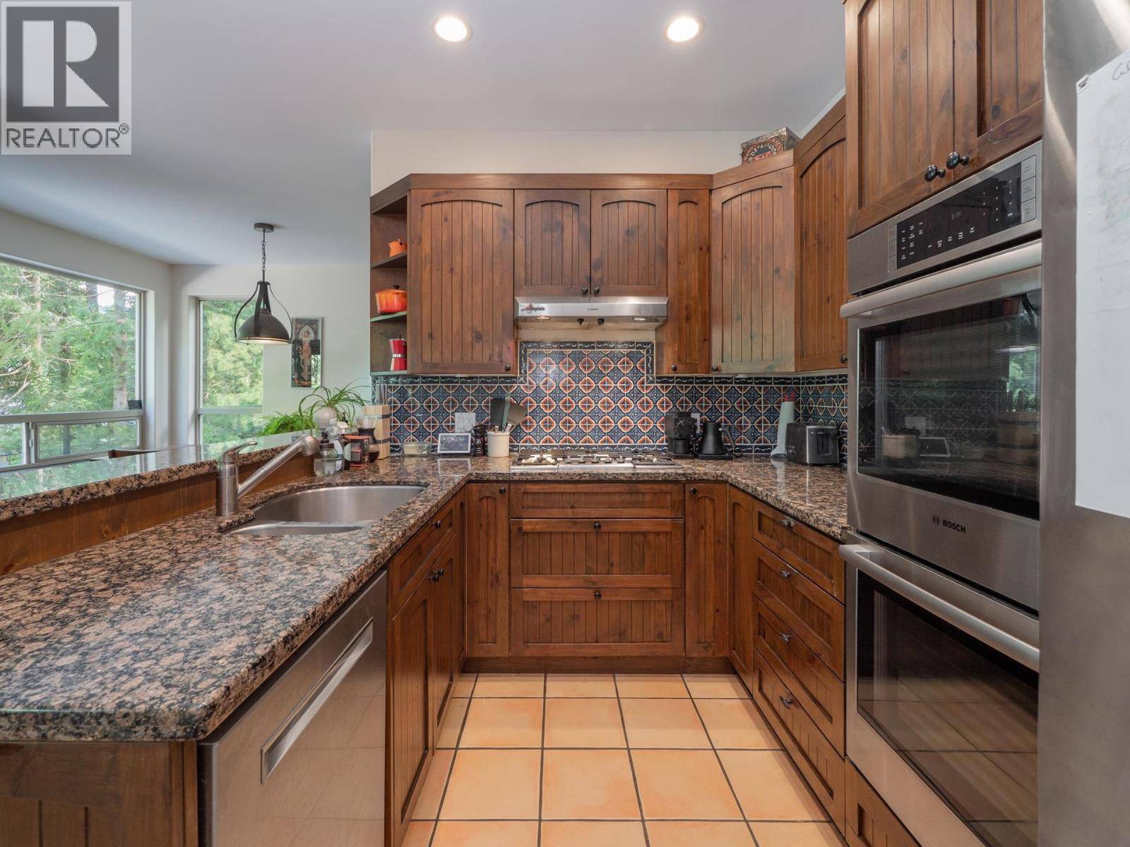 Sechelt, BC V7Z0R3,5836 MARINE WAY