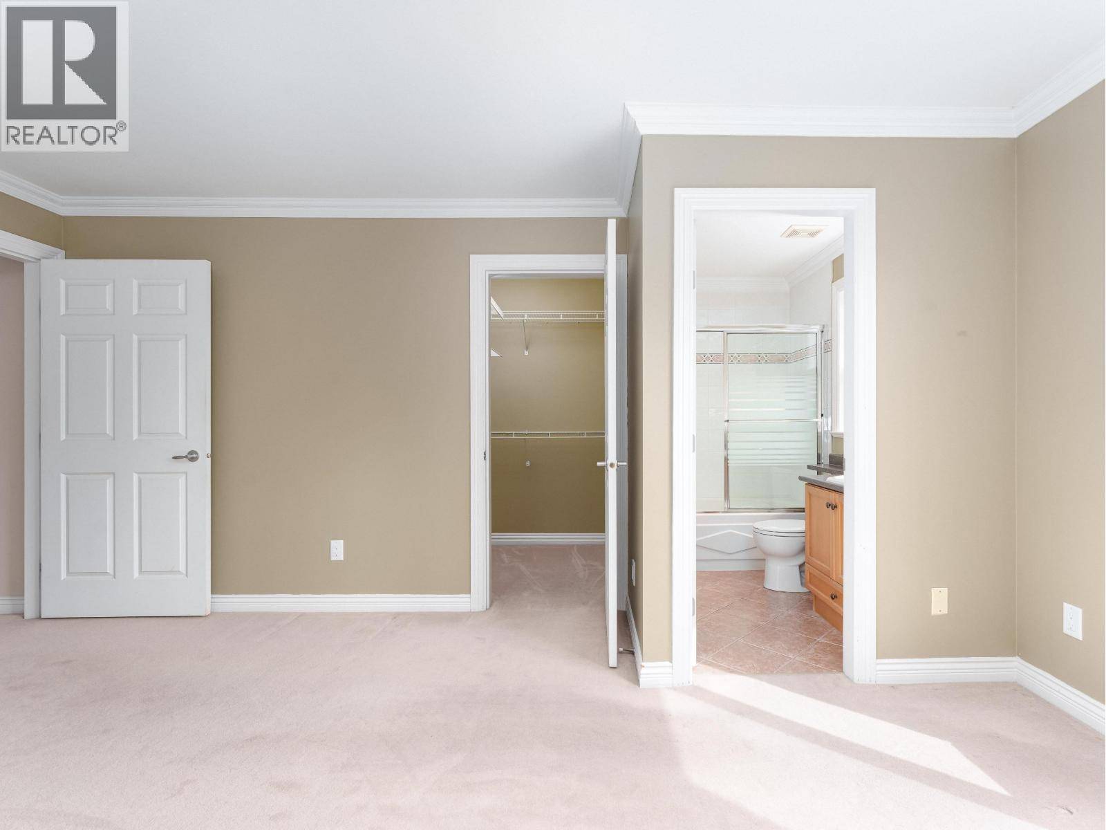 Burnaby, BC V5E1L4,7474 ELWELL STREET