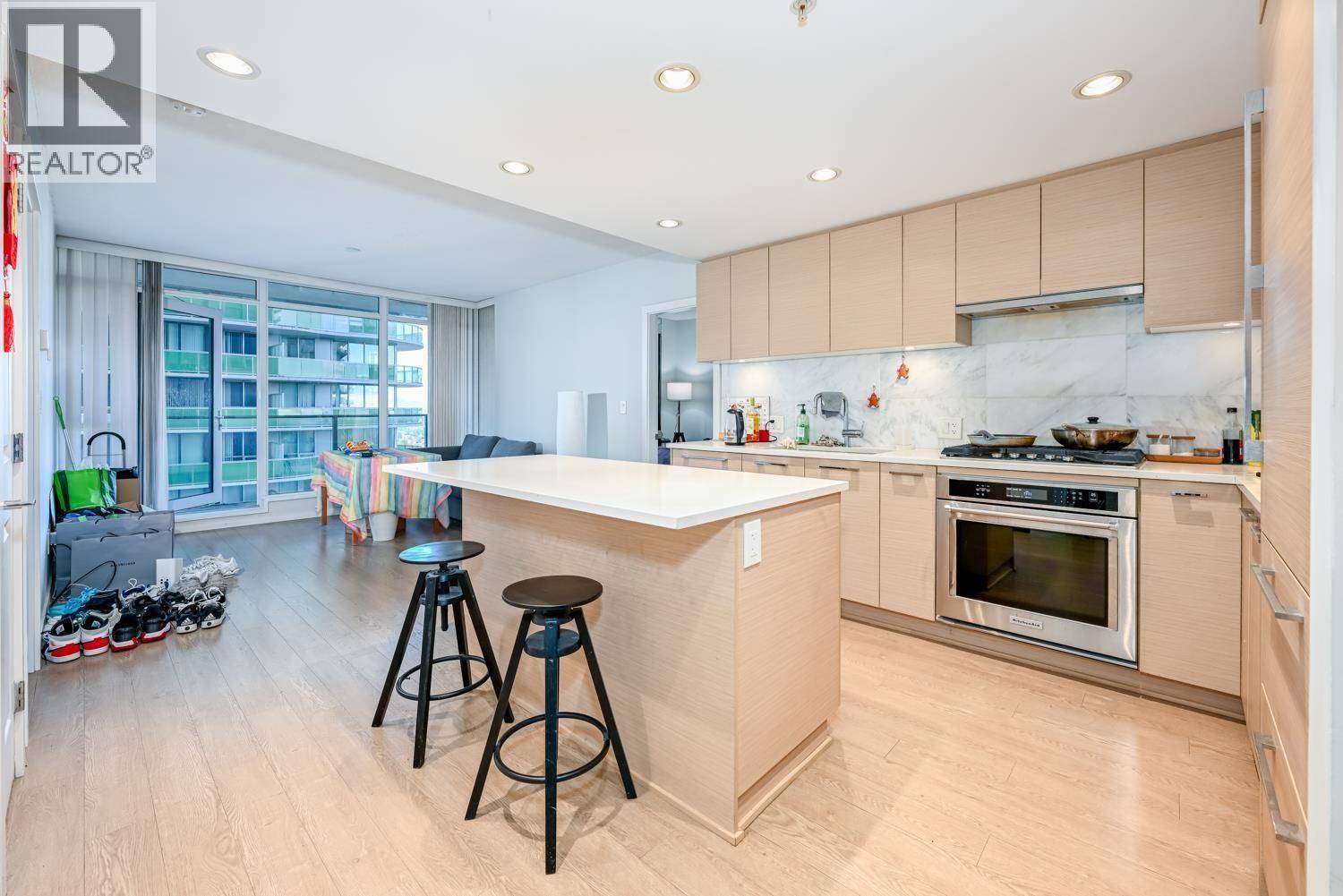 Burnaby, BC V5H3K6,6700 DUNBLANE AVE #1605