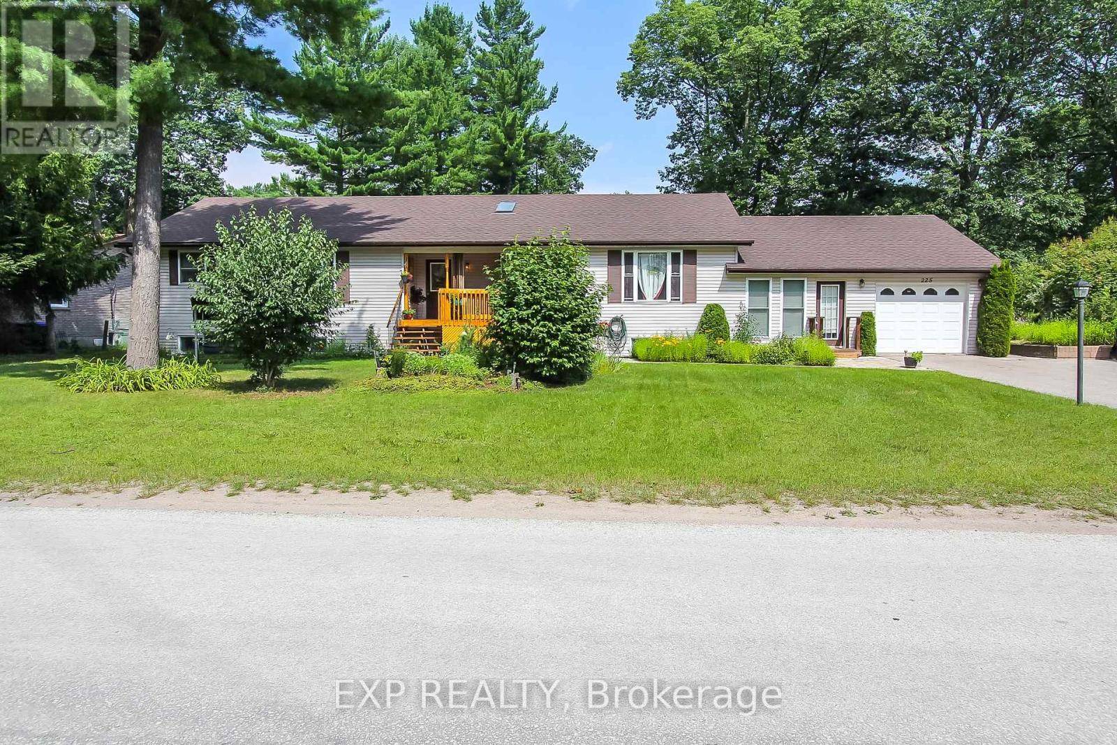 Wasaga Beach, ON L9A1S3,225 39TH STREET