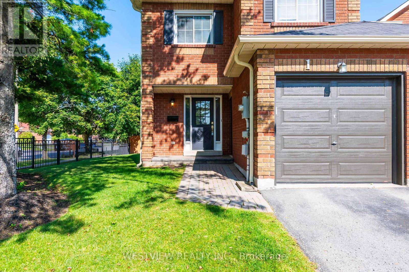 Barrie (west Bayfield), ON L4N7M7,165 Kozlov ST #1