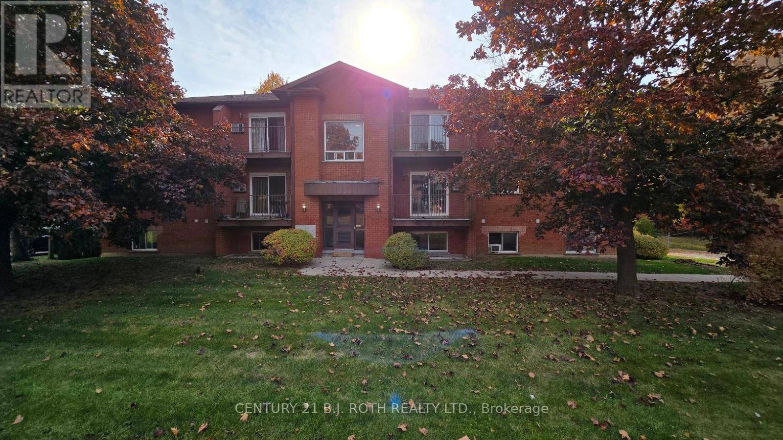 Barrie (north Shore), ON L4M1L1,339 Blake ST #7