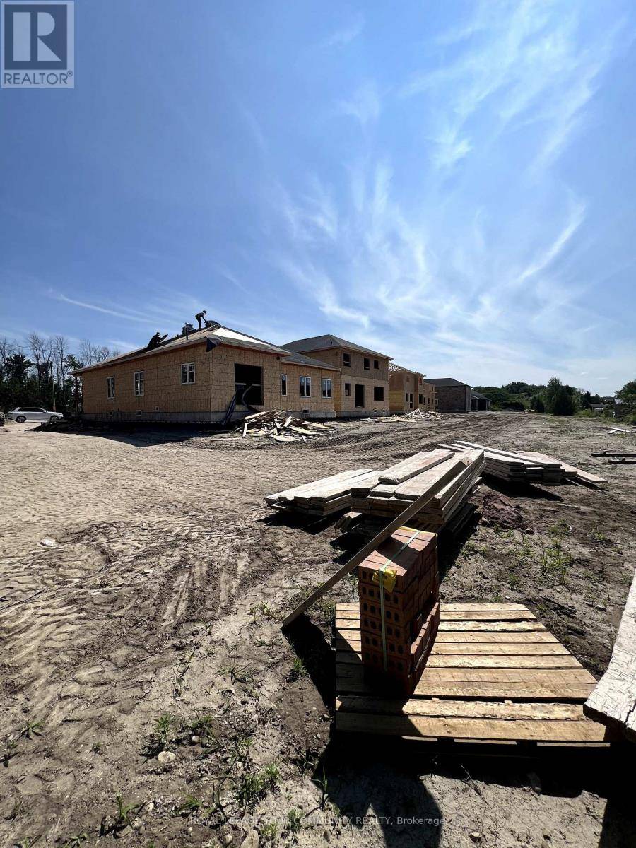 Wasaga Beach, ON L9Z0R8,14 MISTY RIDGE ROAD