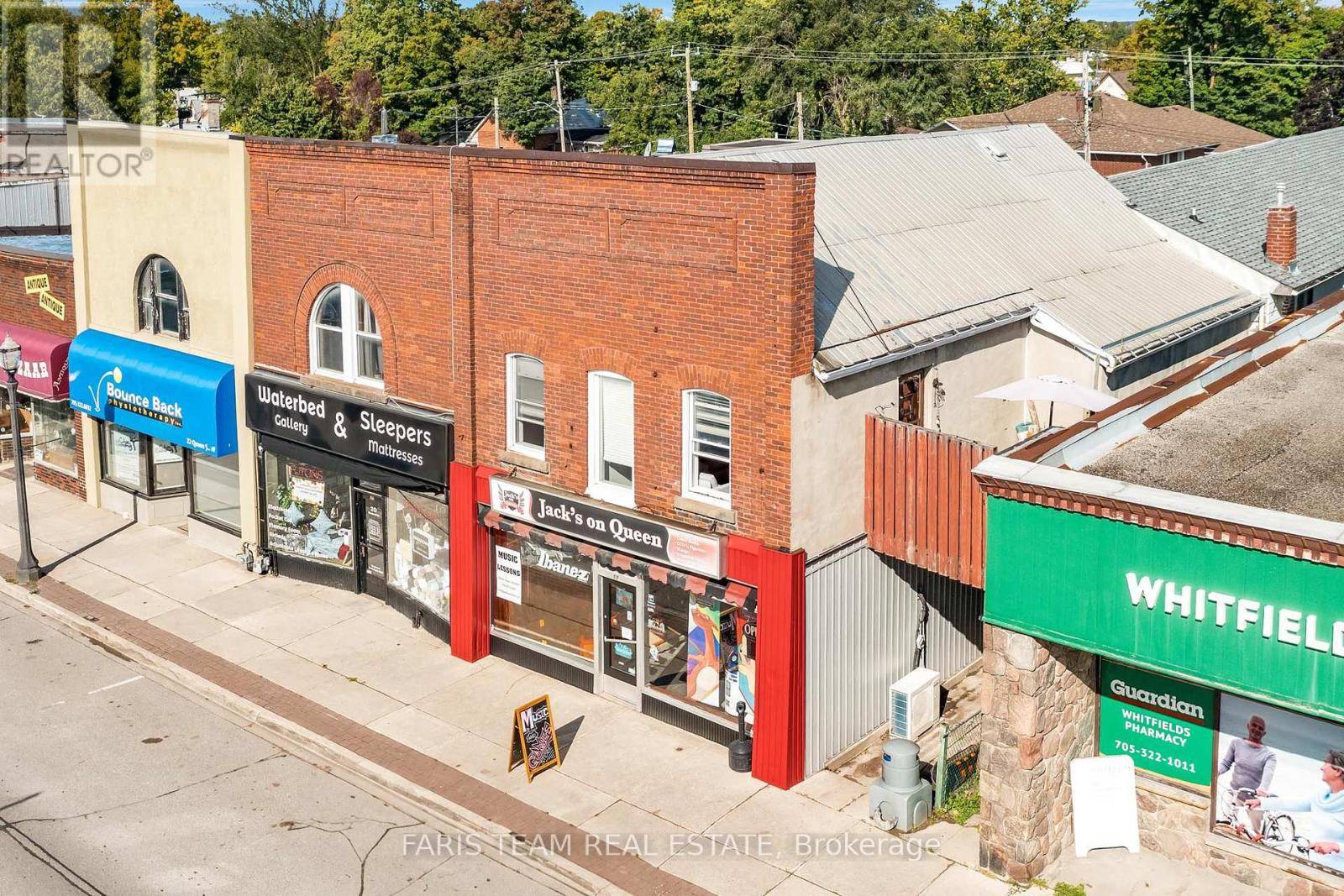 Springwater (elmvale), ON L0L1P0,18 QUEEN STREET W