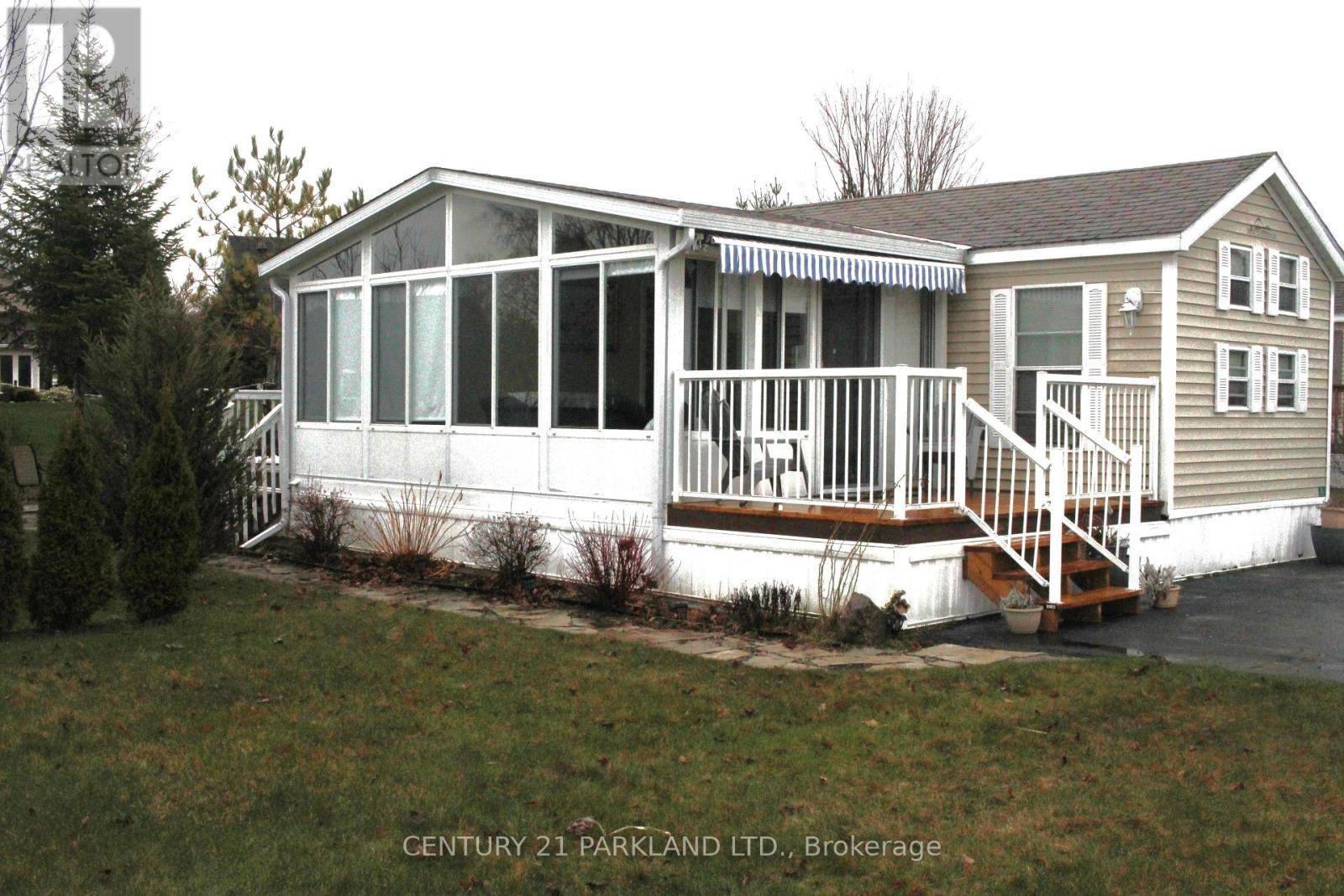 Wasaga Beach, ON L9Y1X7,36 HURON CIRCLE