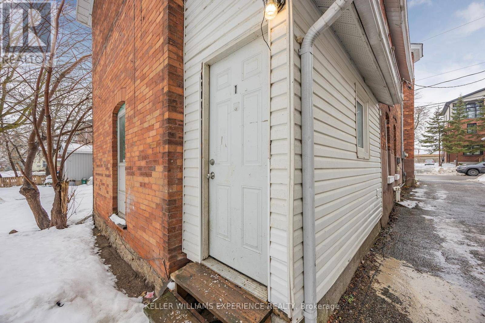 Orillia, ON L3V4W5,66 MATCHEDASH STREET S