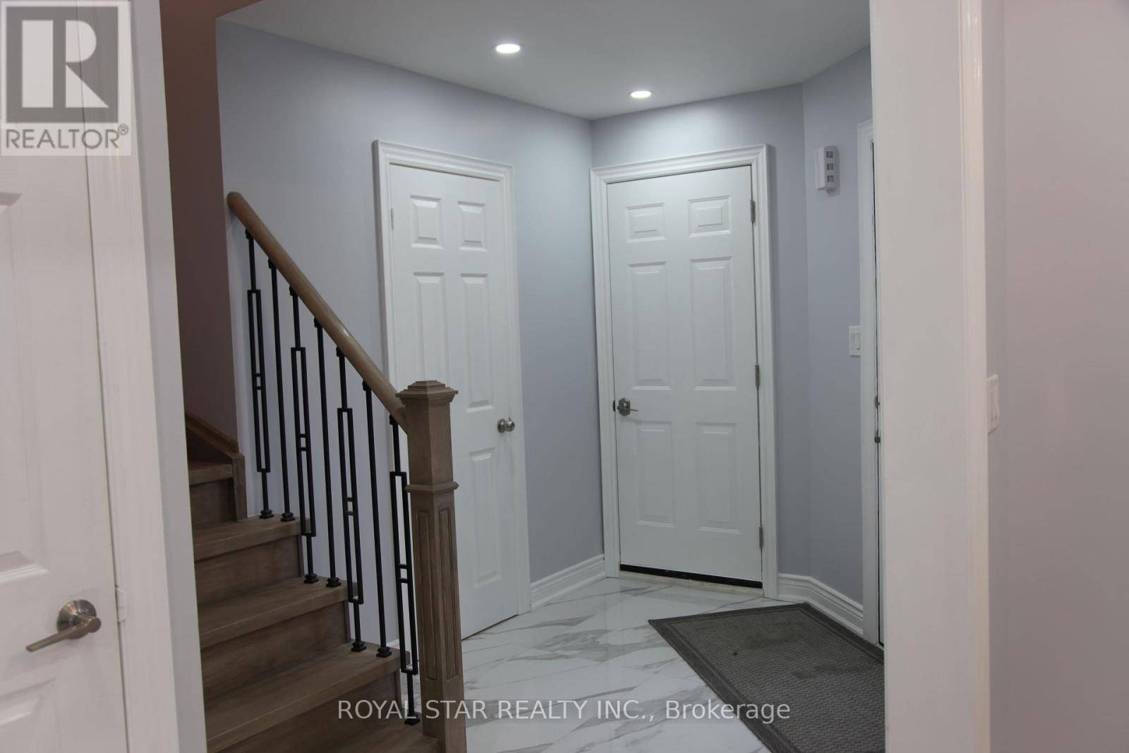 Barrie (holly), ON L4N8E1,105 LOUGHEED ROAD E