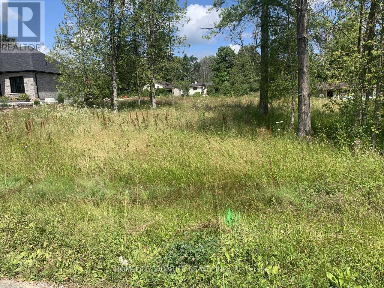 Oro-medonte (hawkestone), ON L0L2E0,0 SYMOND AVENUE