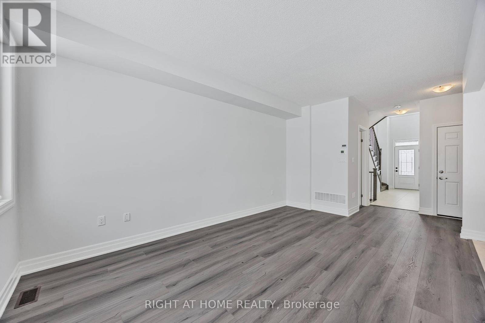 Wasaga Beach, ON L9Z0P1,127 UNION BOULEVARD
