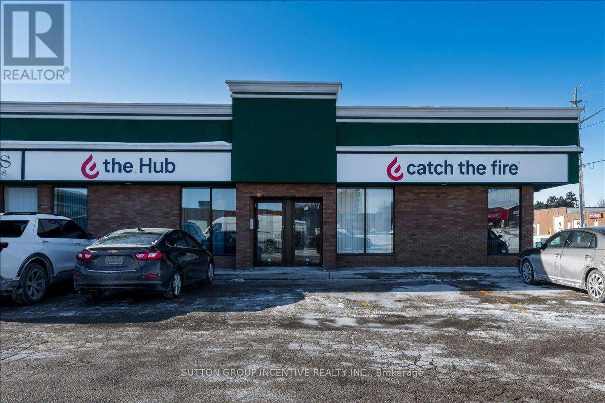 Barrie (0 North), ON L4N5M3,19 Hart DR #112/113