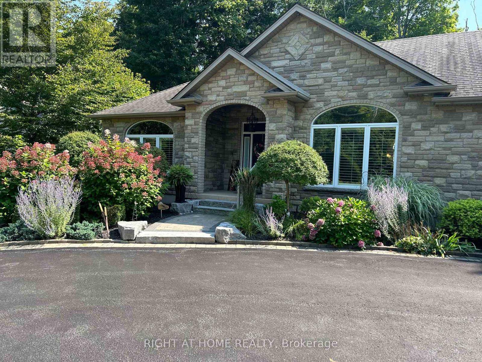 Springwater (snow Valley), ON L9X1V5,1205 SEADON ROAD
