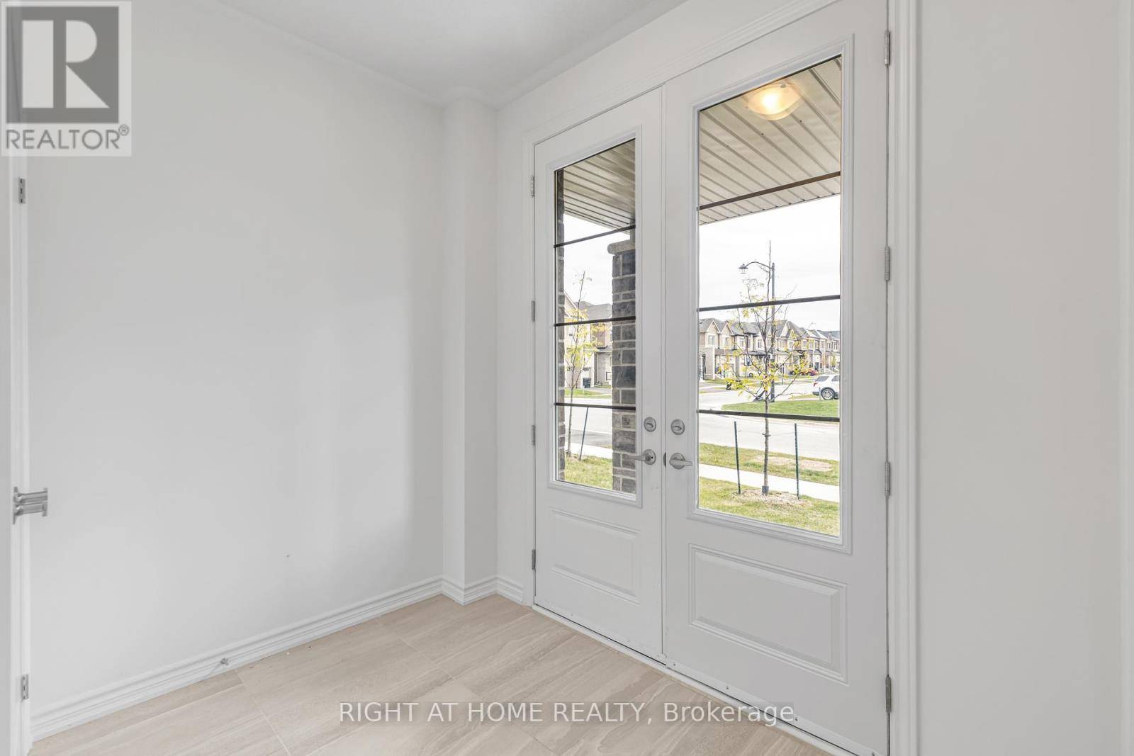 Springwater (midhurst), ON L9X2C5,8 DAISY STREET