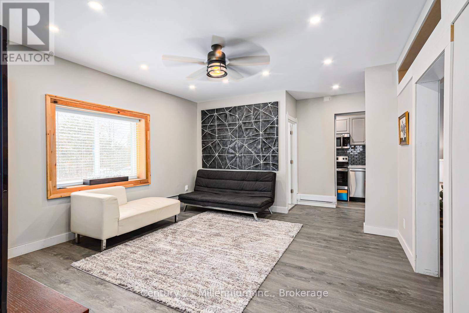 Collingwood, ON L9Y2N6,637 Hurontario ST #106