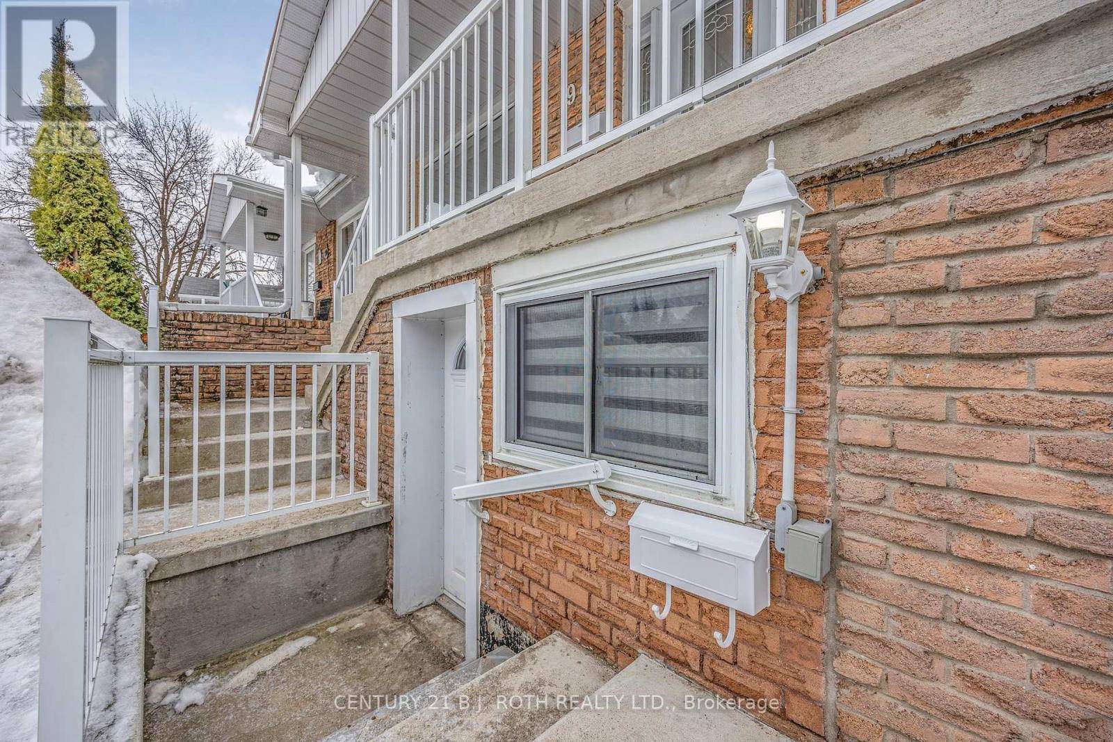 Barrie (sunnidale), ON L4N4P9,92 KOZLOV STREET