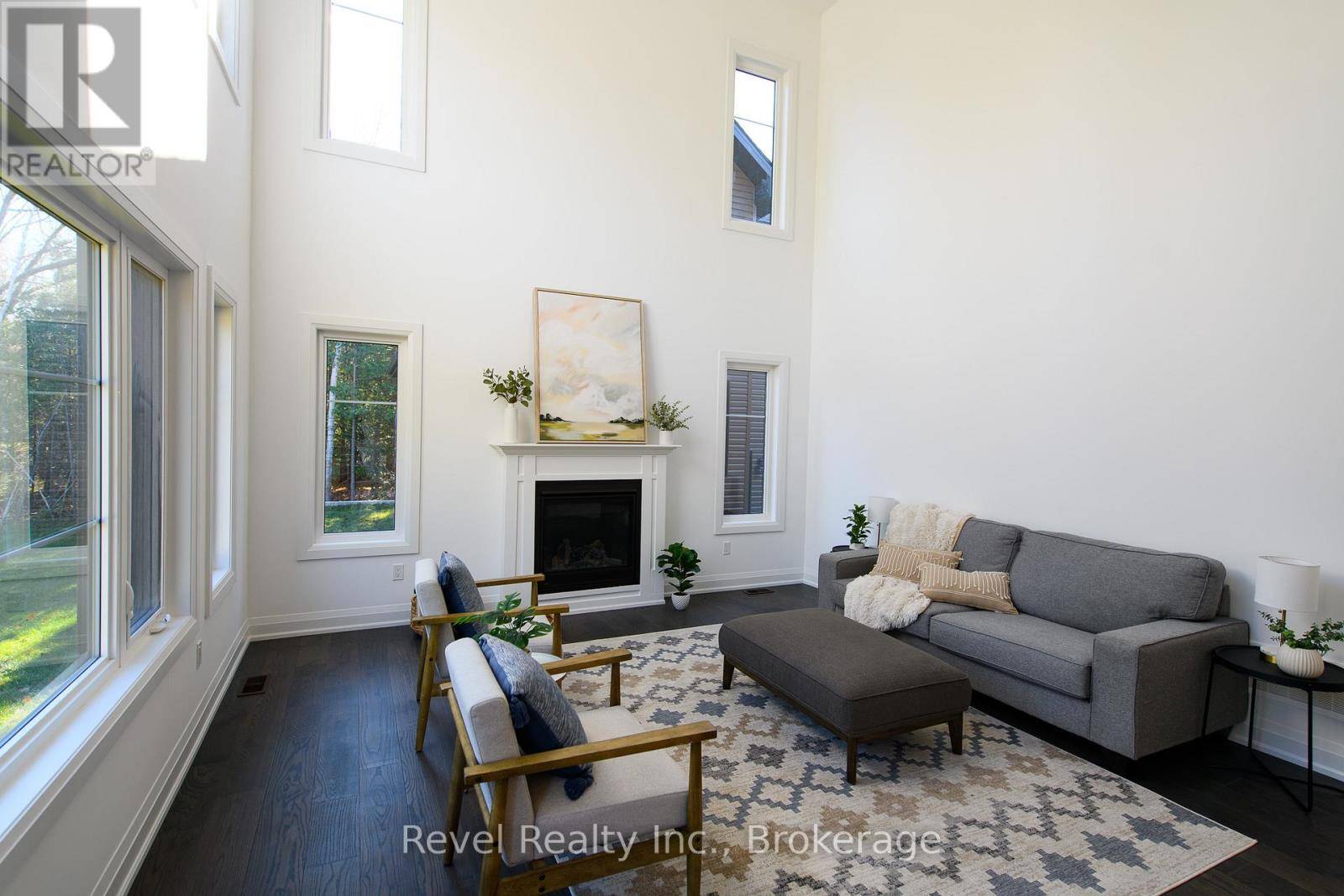 Wasaga Beach, ON L9Z1Y2,75 49TH STREET S