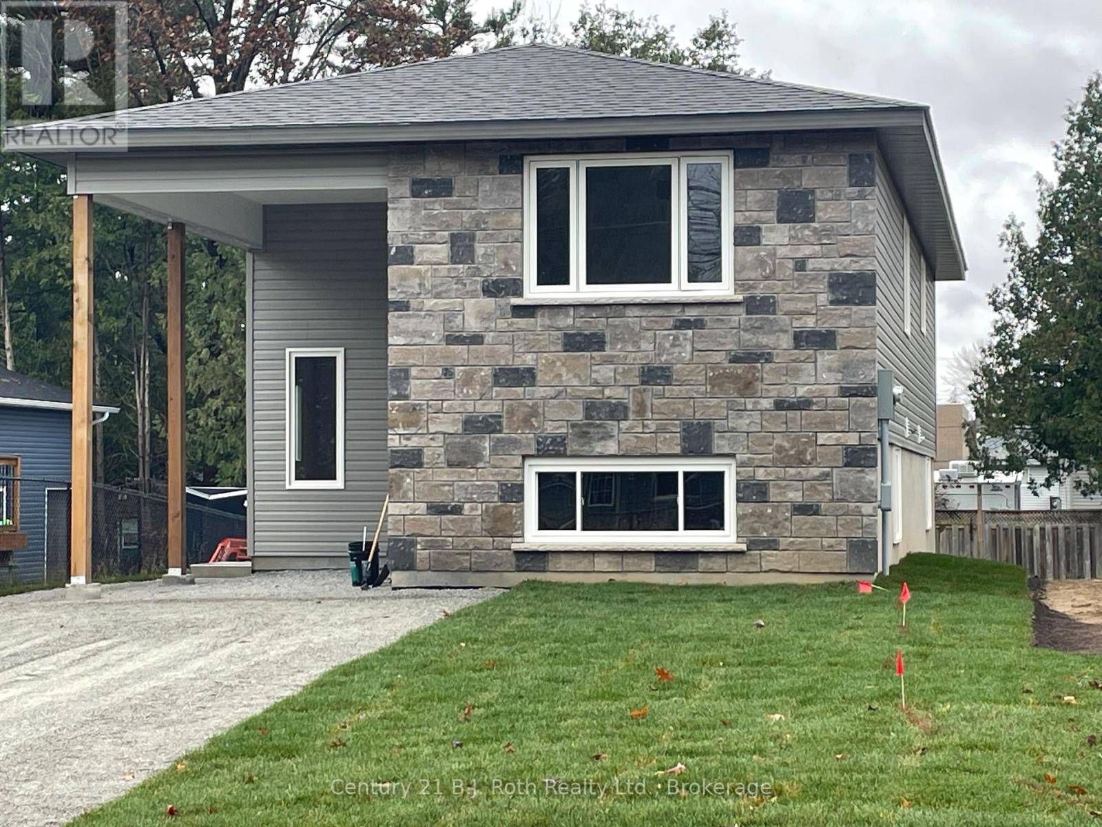 Severn, ON L0K1G0,3382 AZCONA AVENUE