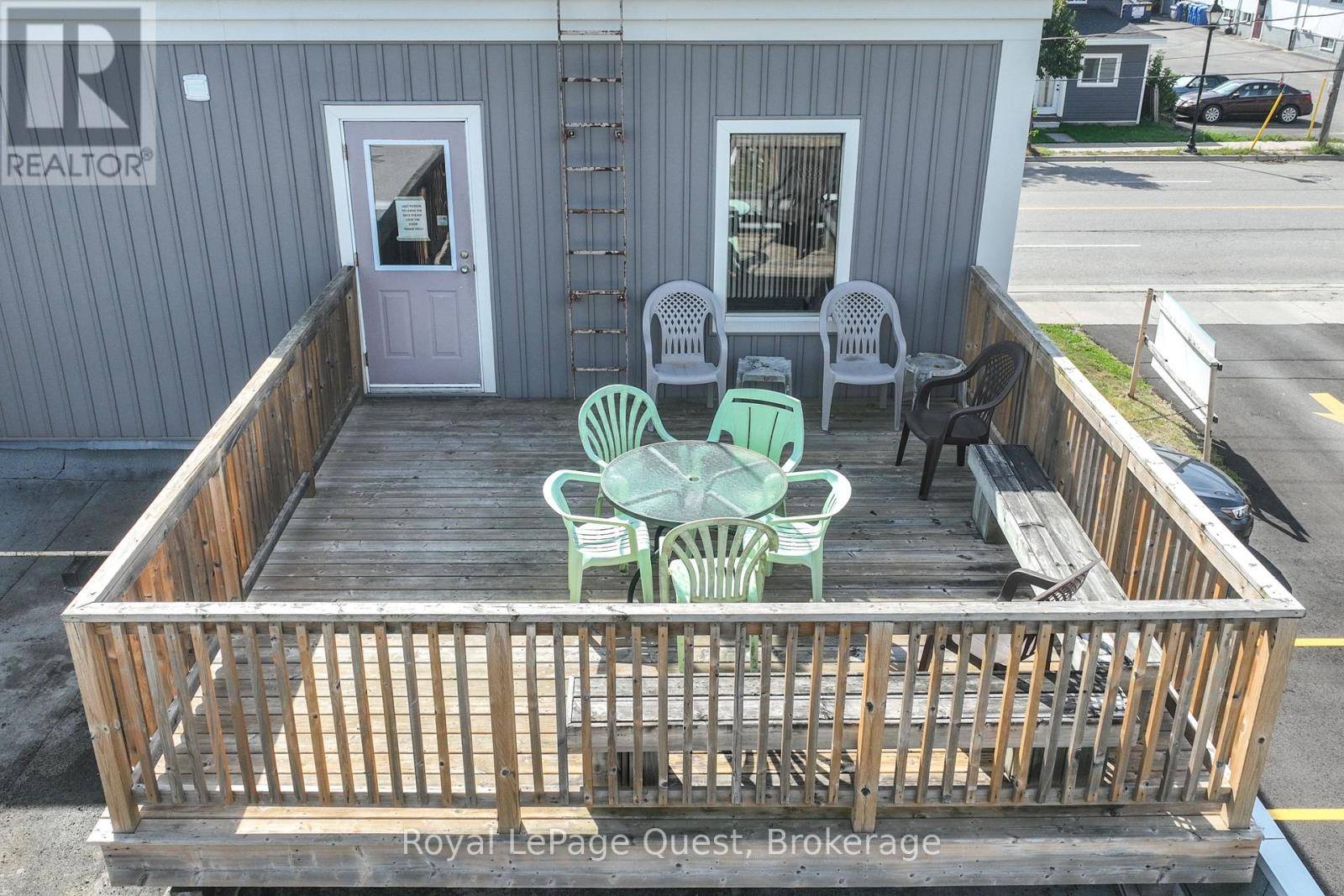Orillia, ON L3V2Y9,94 COLBORNE STREET W