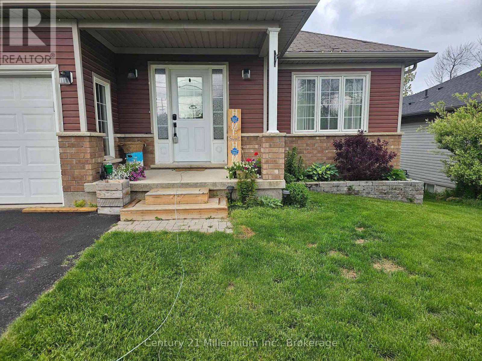 Wasaga Beach, ON L9Z2Y4,140 CONSTANCE BOULEVARD