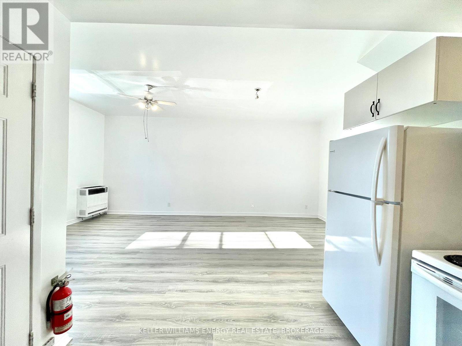 Barrie (city Centre), ON L4M3A8,98 BAYFIELD STREET