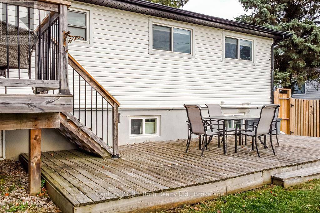 Oro-medonte (prices Corners), ON L3V0R3,19 LAKEVIEW DRIVE