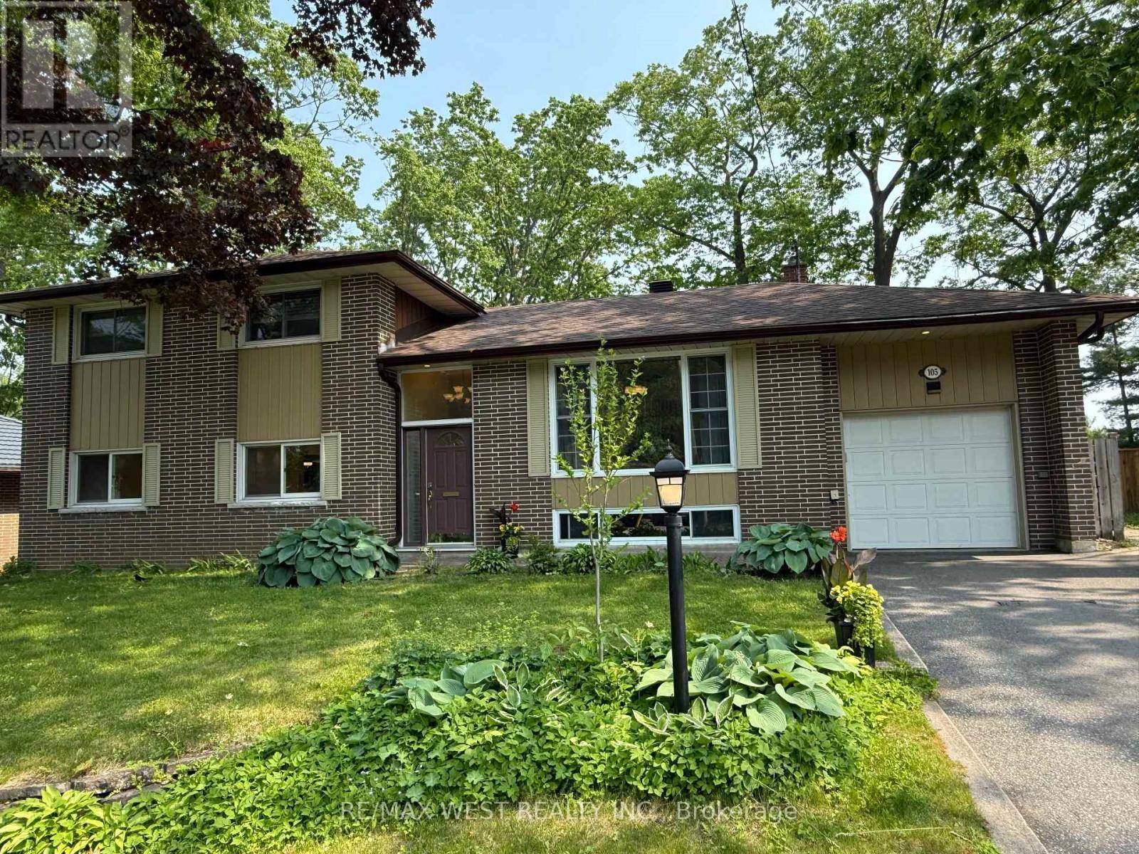 Barrie (sunnidale), ON L4N1N3,105 SHIRLEY AVENUE