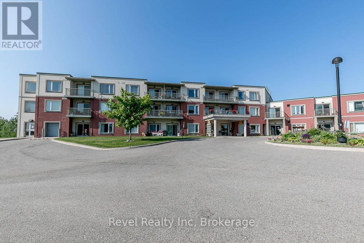 Tiny, ON L9M0H1,333 LAFONTAINE RD West #105
