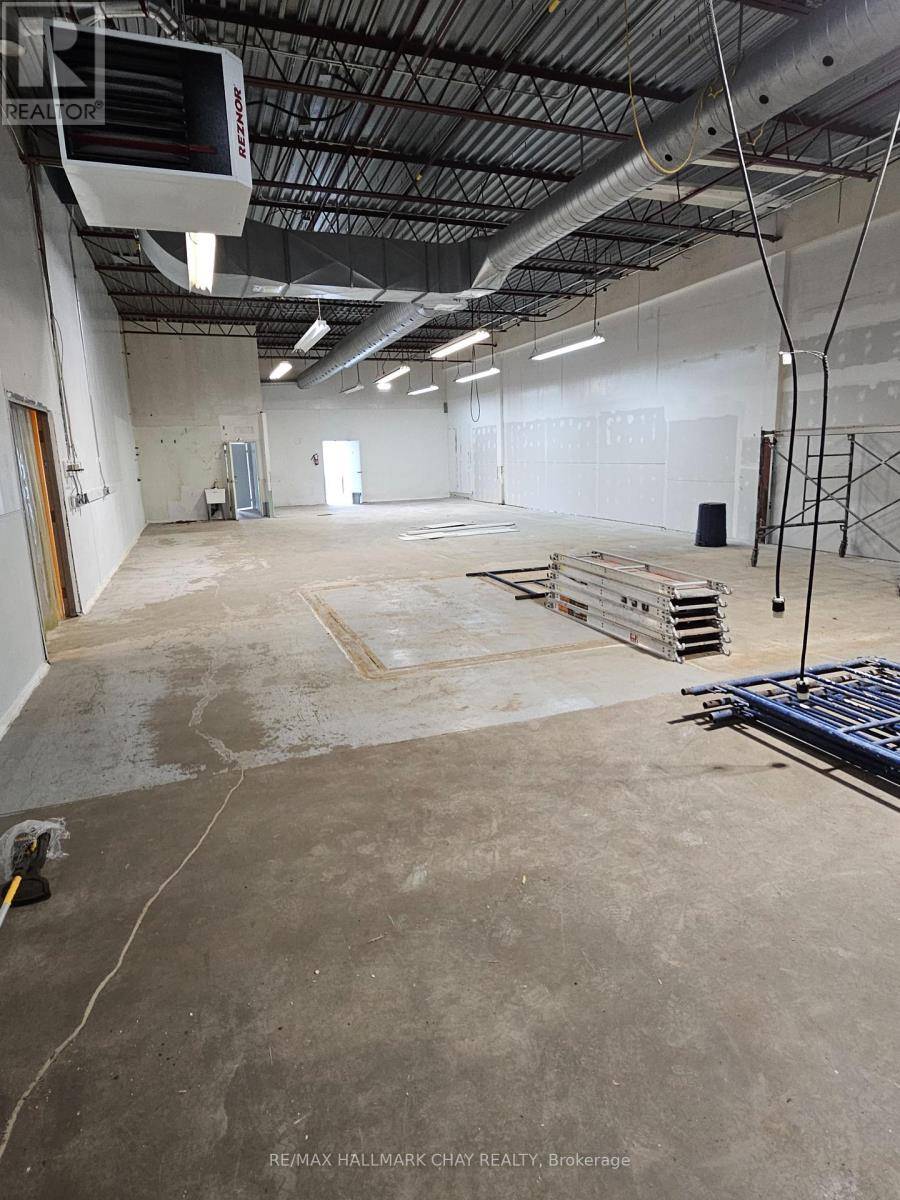 Barrie (0 East), ON L4N9G8,90 Saunders RD #5