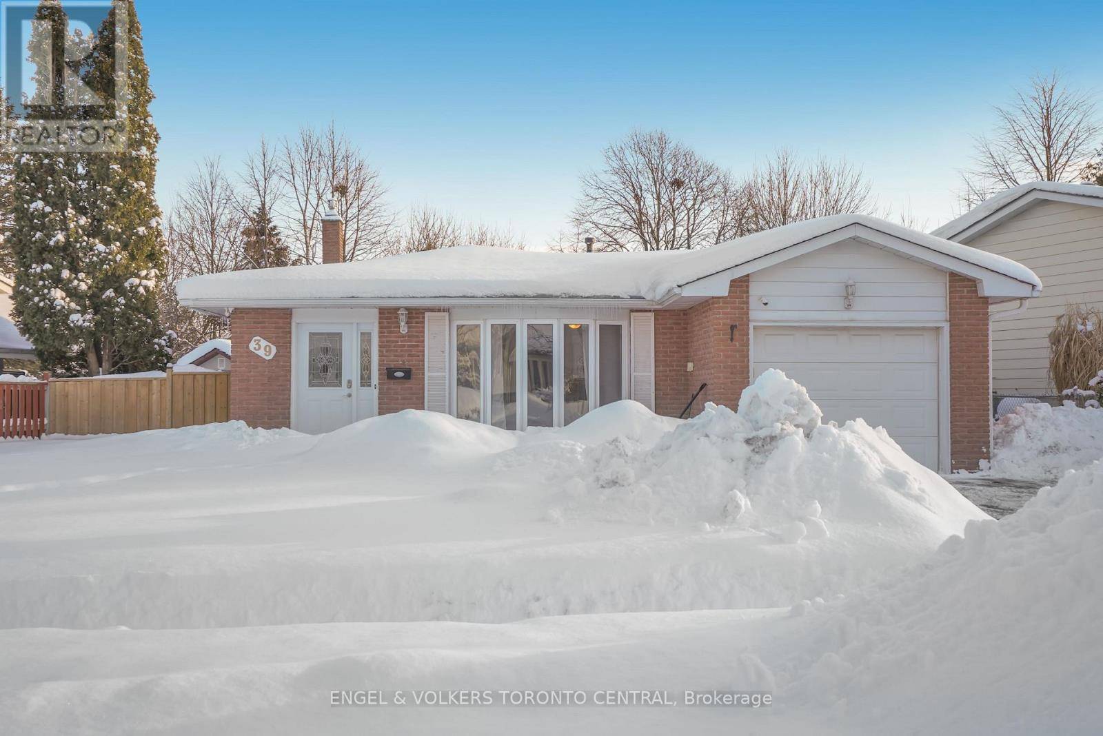 Barrie (grove East), ON L4M5C1,39 BERNICK DRIVE