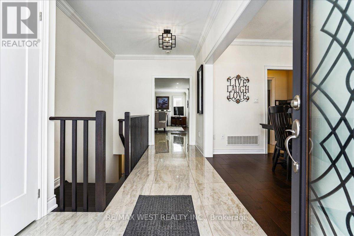 Springwater (centre Vespra), ON L9X2A4,74 RUGMAN CRESCENT