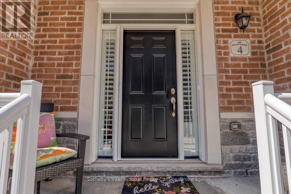 Collingwood, ON L9Y2X4,4 EMERSON MEWS