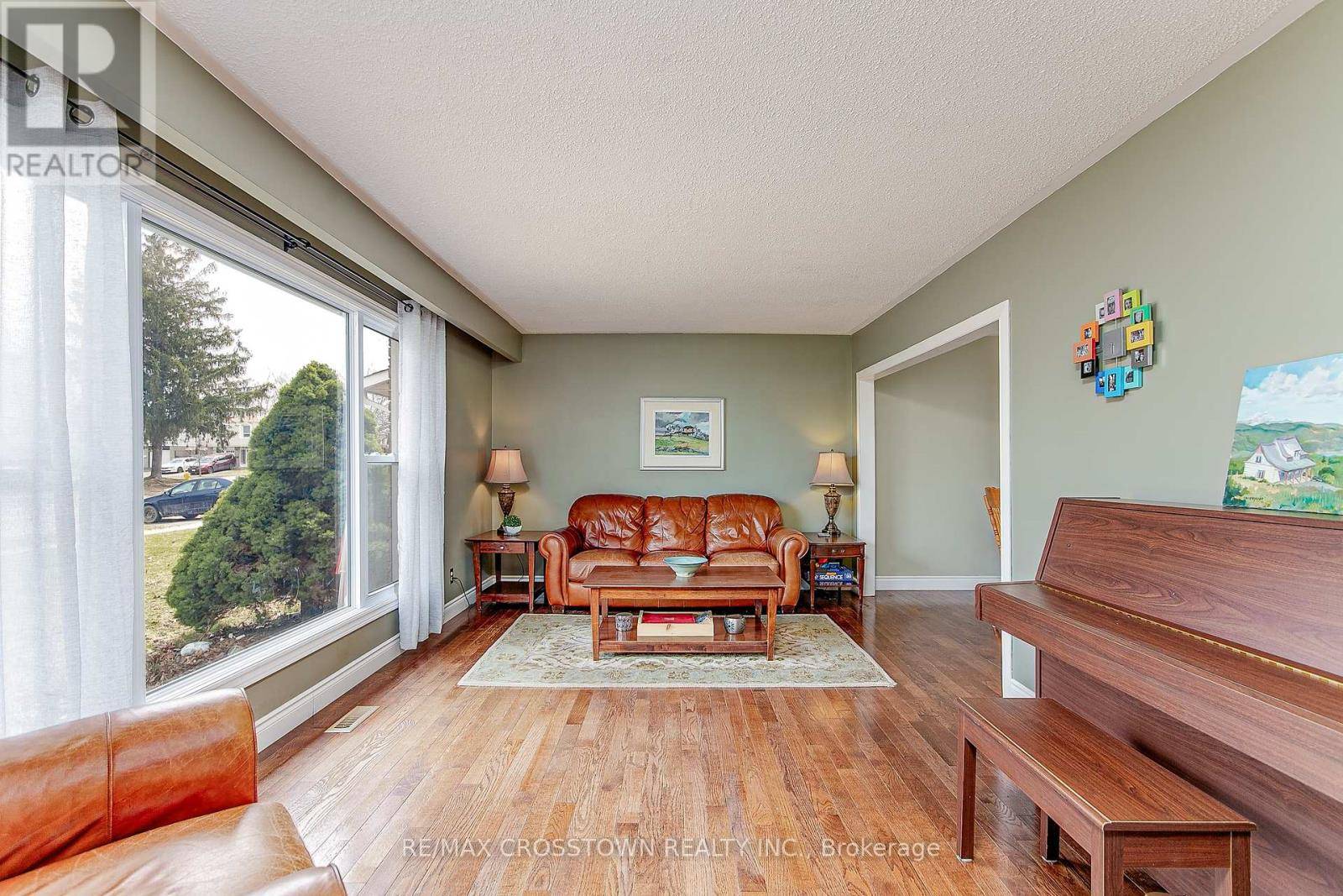 Barrie (allandale Heights), ON L4N4L5,122 MARSHALL STREET