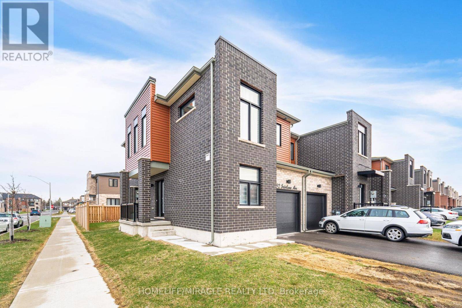 Barrie (painswick South), ON L9J0M9,92 FAIRLANE AVENUE