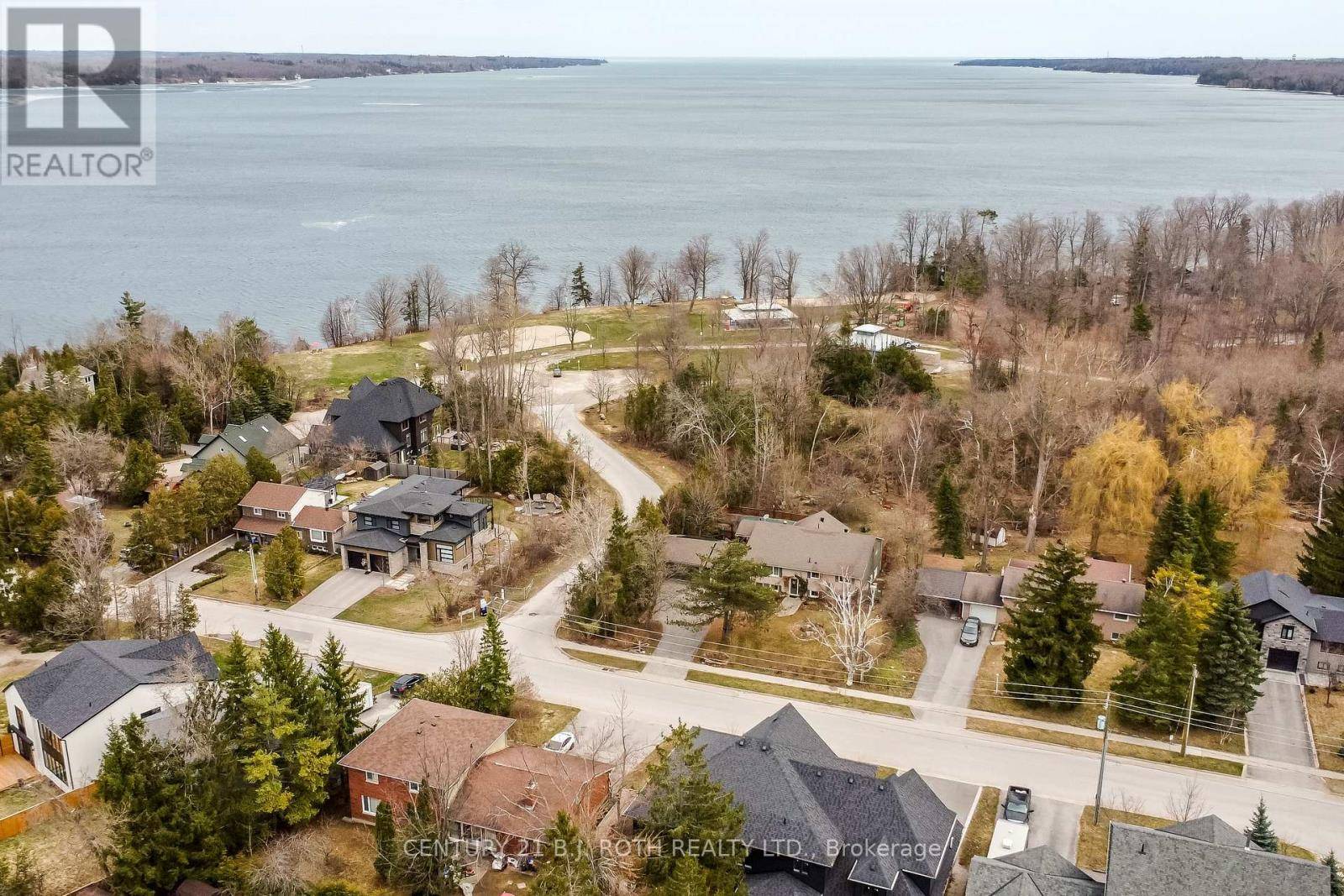 Barrie (south Shore), ON L4N7T1,16 GRAY LANE