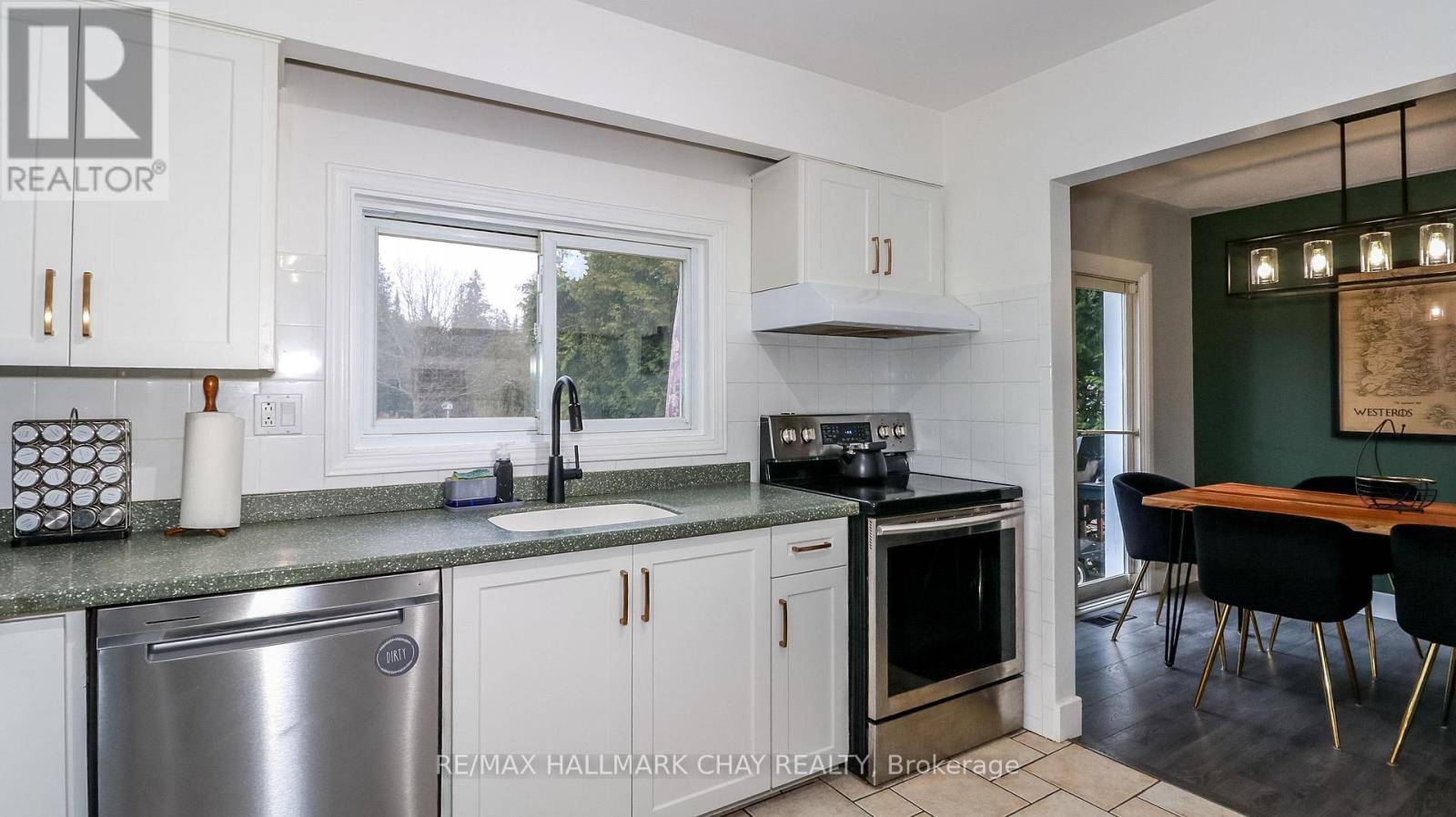 Springwater, ON L9X1M5,1587 GILL ROAD