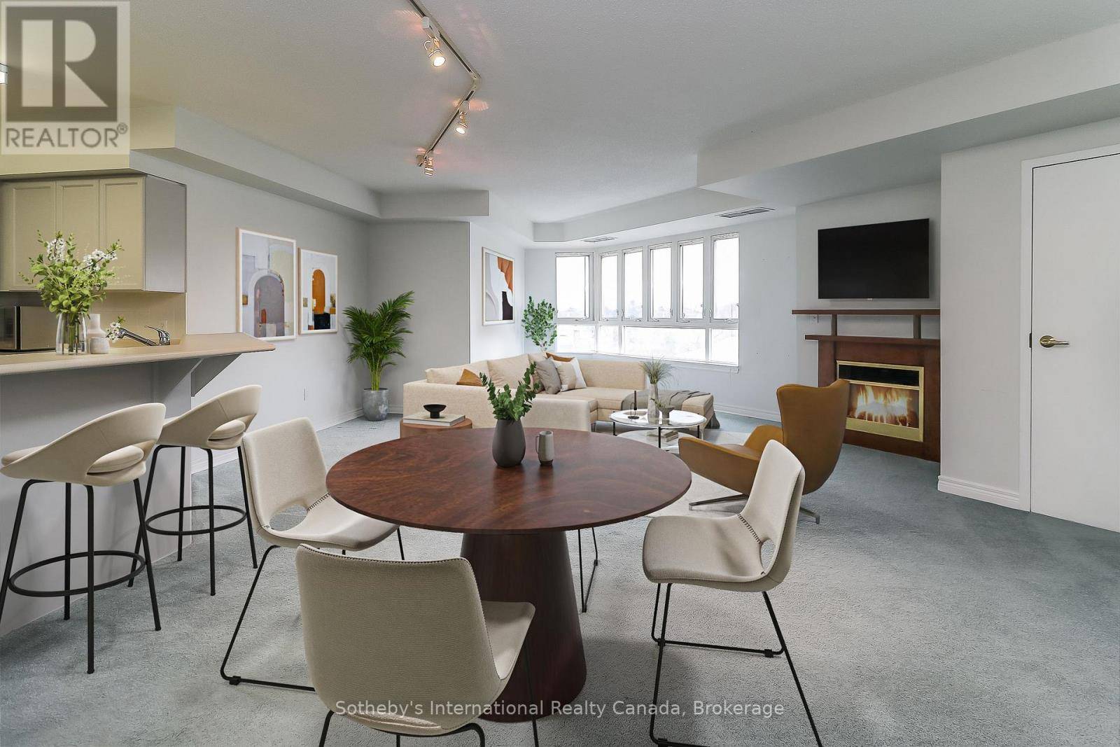 Collingwood, ON L9Y4Y2,16 Raglan ST #402
