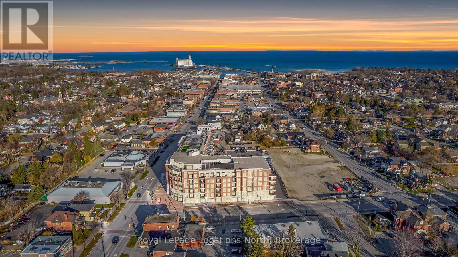 Collingwood, ON L9Y0X3,1 Hume ST #PH617