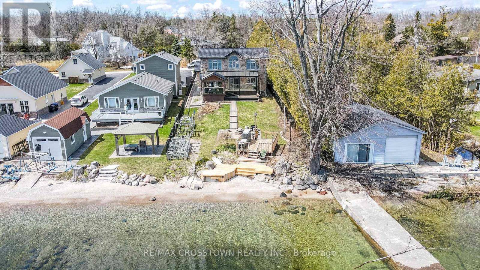Oro-medonte, ON L0L1T0,15 PALM BEACH ROAD
