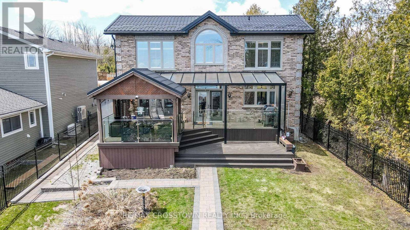 Oro-medonte, ON L0L1T0,15 PALM BEACH ROAD