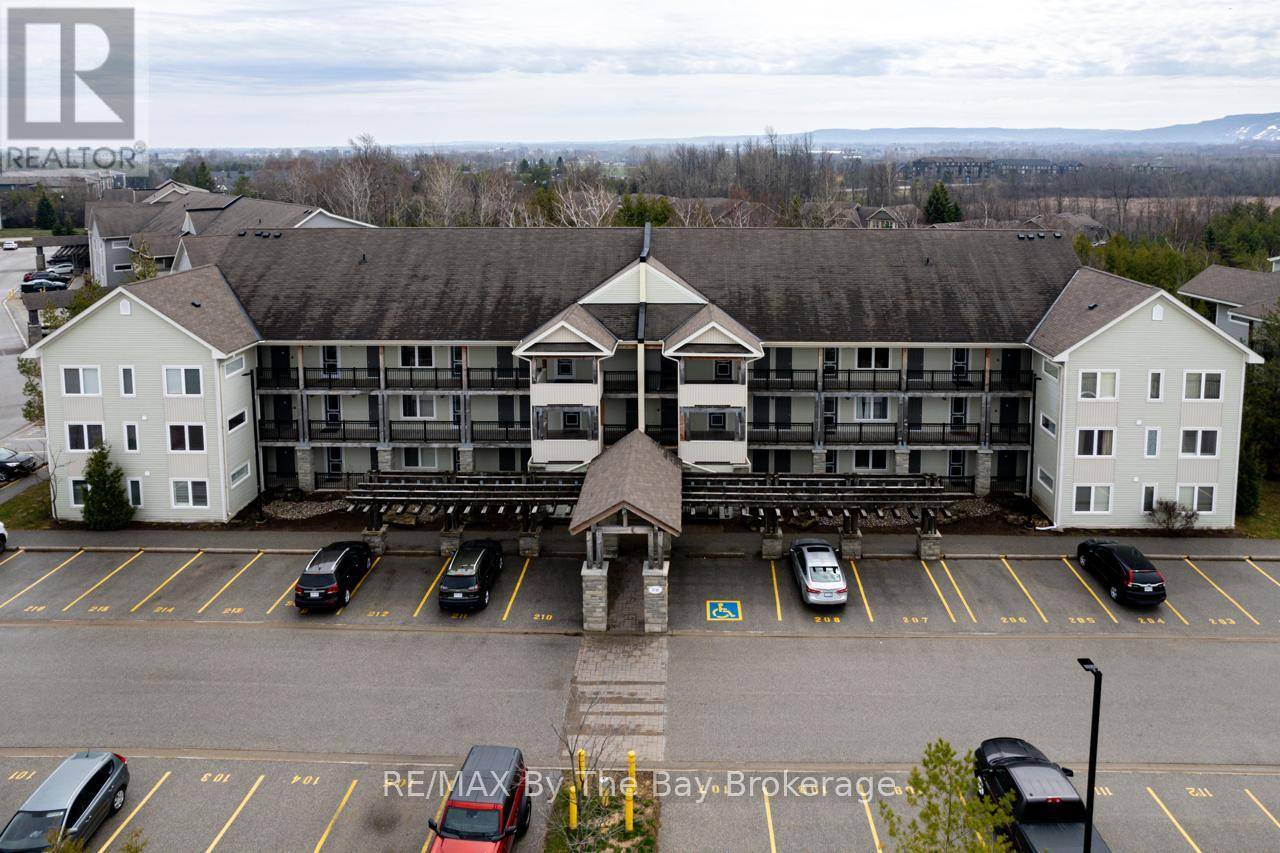 Collingwood, ON L9Y0X4,6 Brandy Lane DR #206