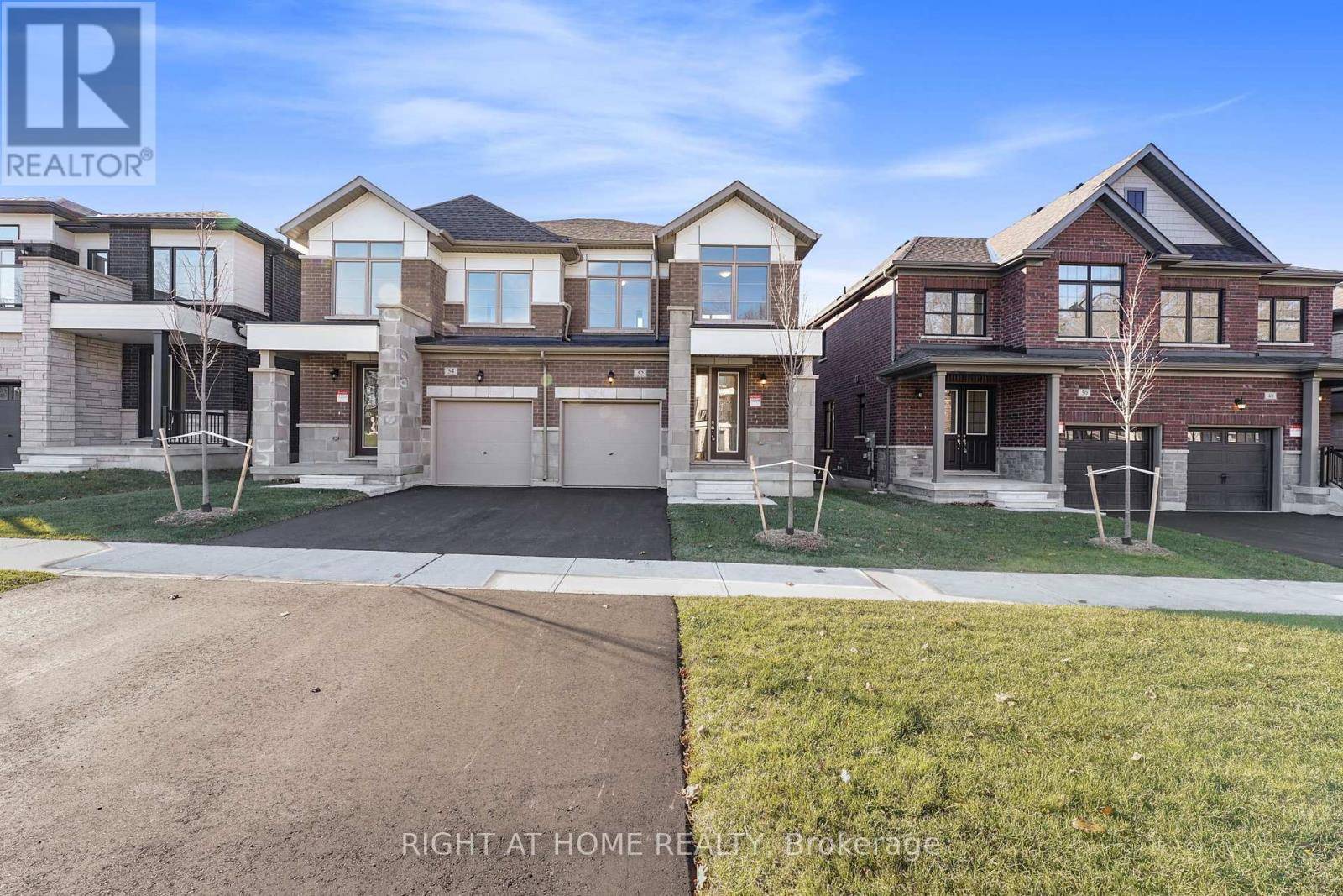 Springwater (midhurst), ON L9X2E2,52 BEARBERRY ROAD