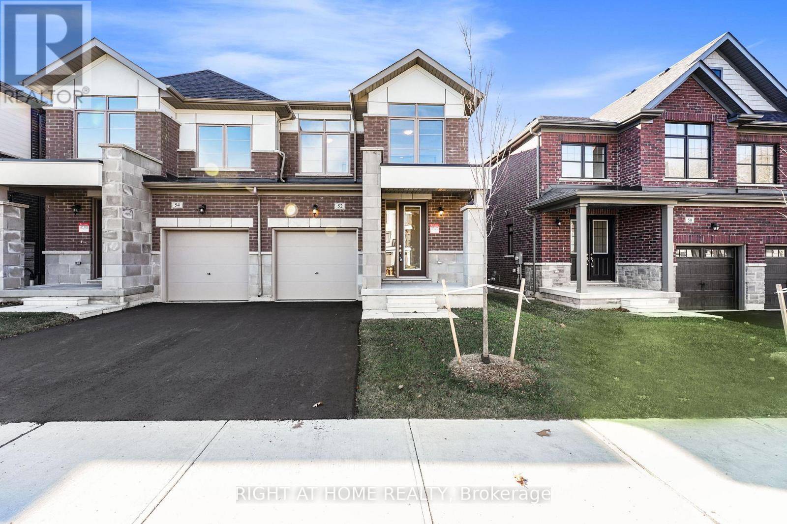 Springwater (midhurst), ON L9X2E2,52 BEARBERRY ROAD