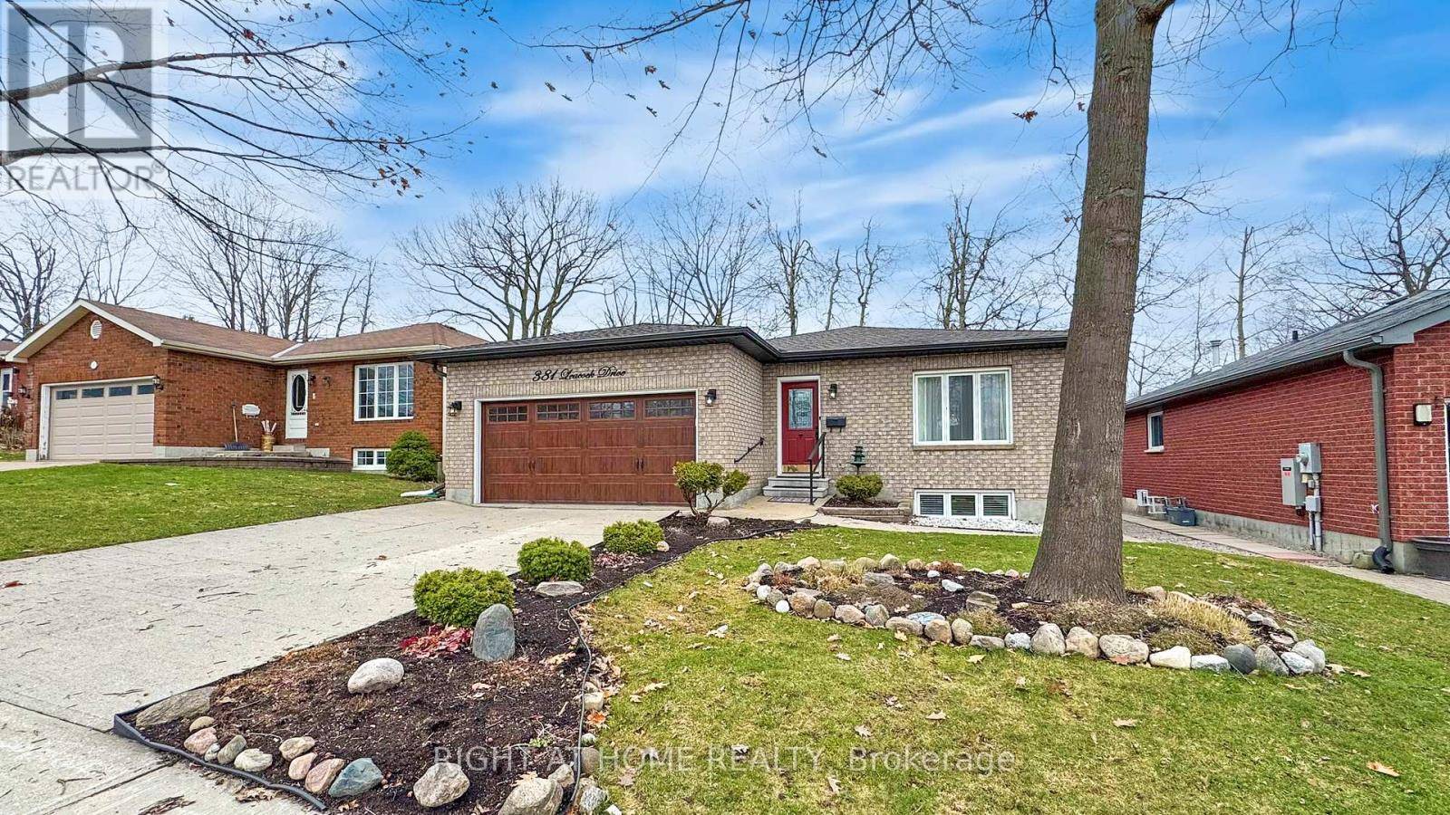 Barrie (letitia Heights), ON L4N5S6,381 Leacock DR #Main floor
