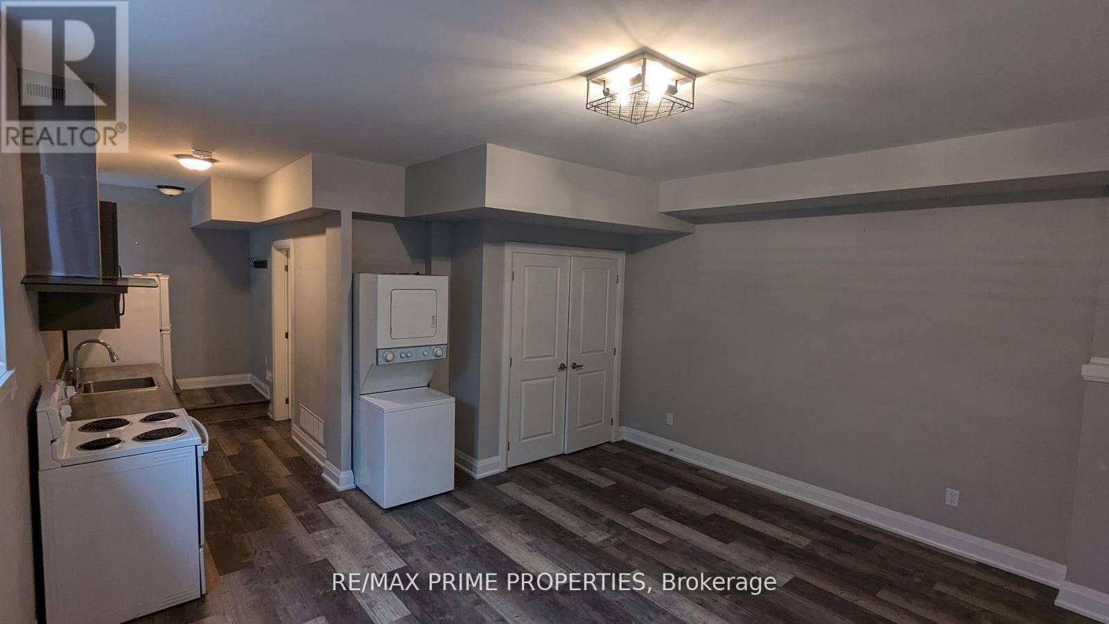 Barrie (codrington), ON L4M3G2,88C Clapperton ST #Lower