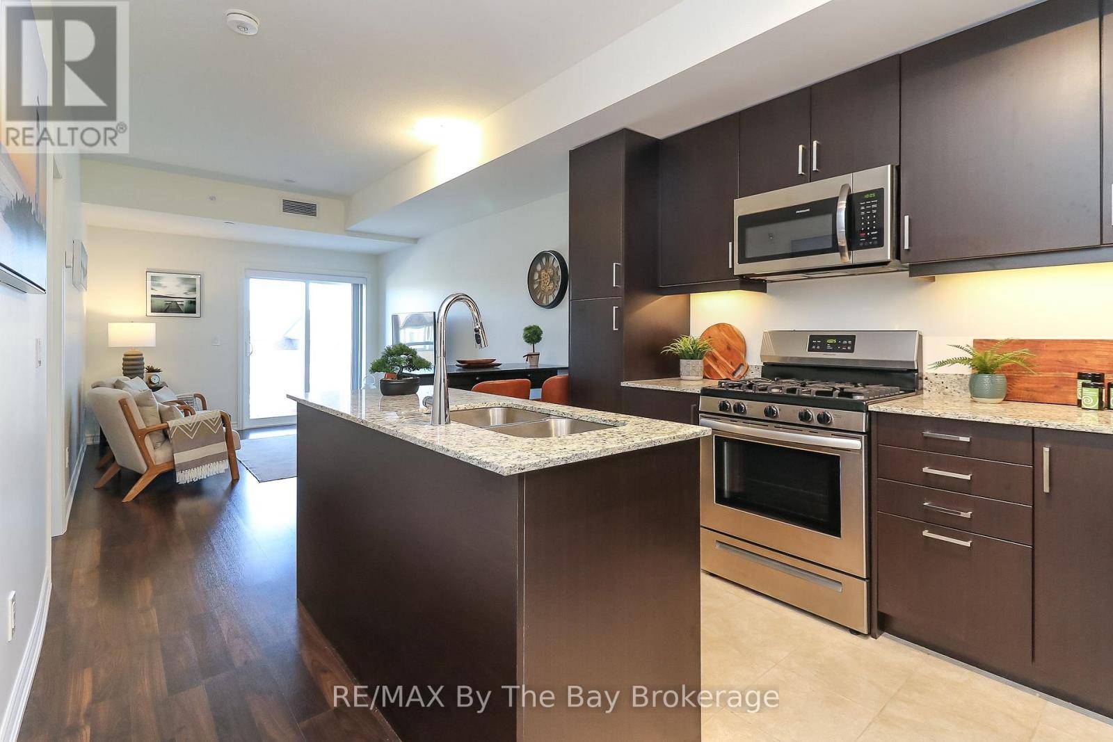 Collingwood, ON L9Y1T3,17 Spooner CRES #205
